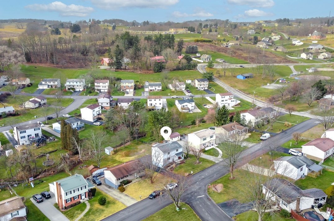 208 Wheatfield Dr, Greensburg PA  15601-4739 exterior