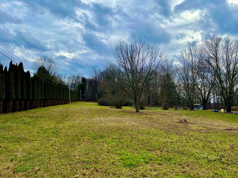 682 Mitchell Hill Rd, Greenville, PA 16125