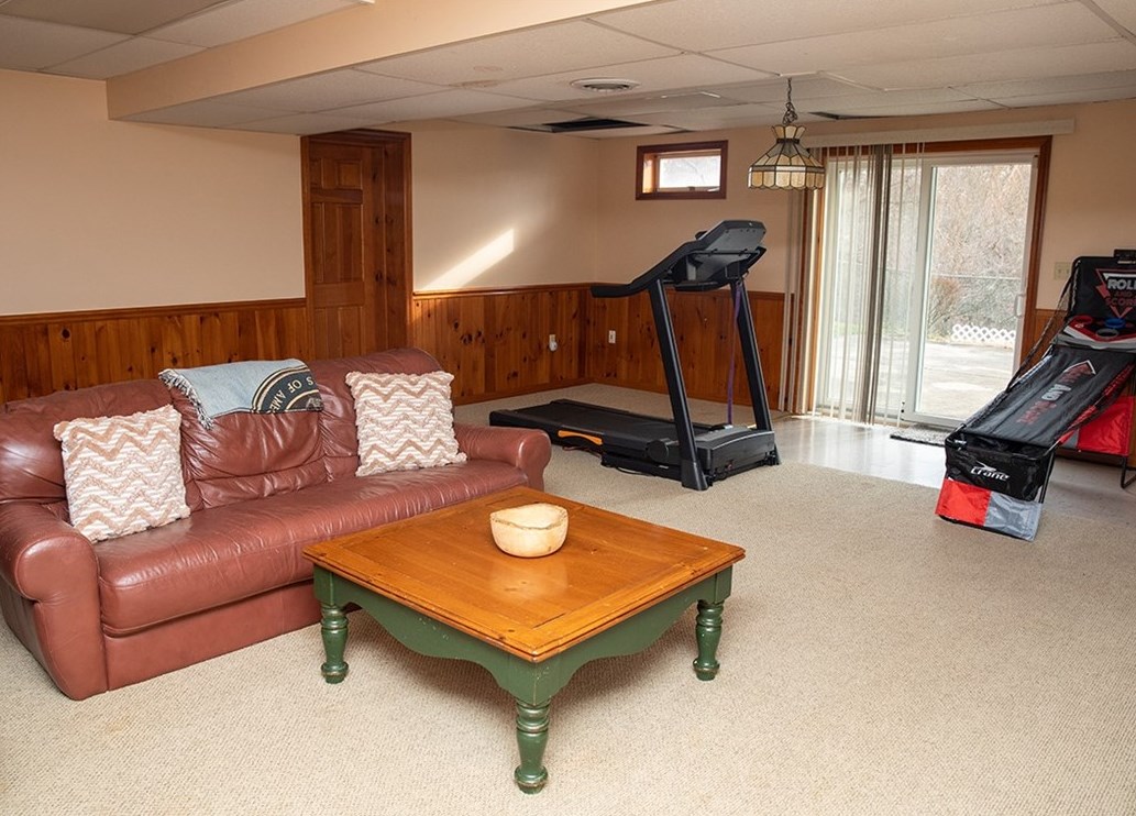 333 Rocky Ridge Rd, Bethel Park PA  15102-2231 exterior