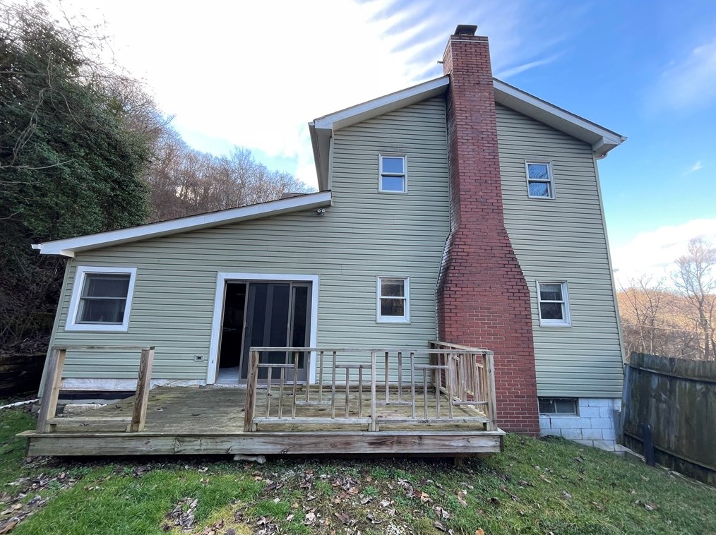 812 7th St, Trafford, PA 15085