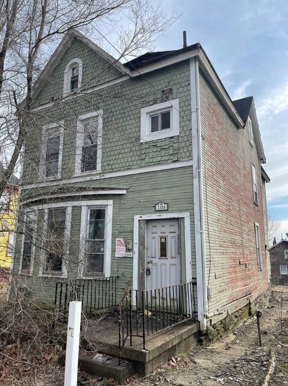 2310 Jenny Lind St, McKeesport, PA 15132