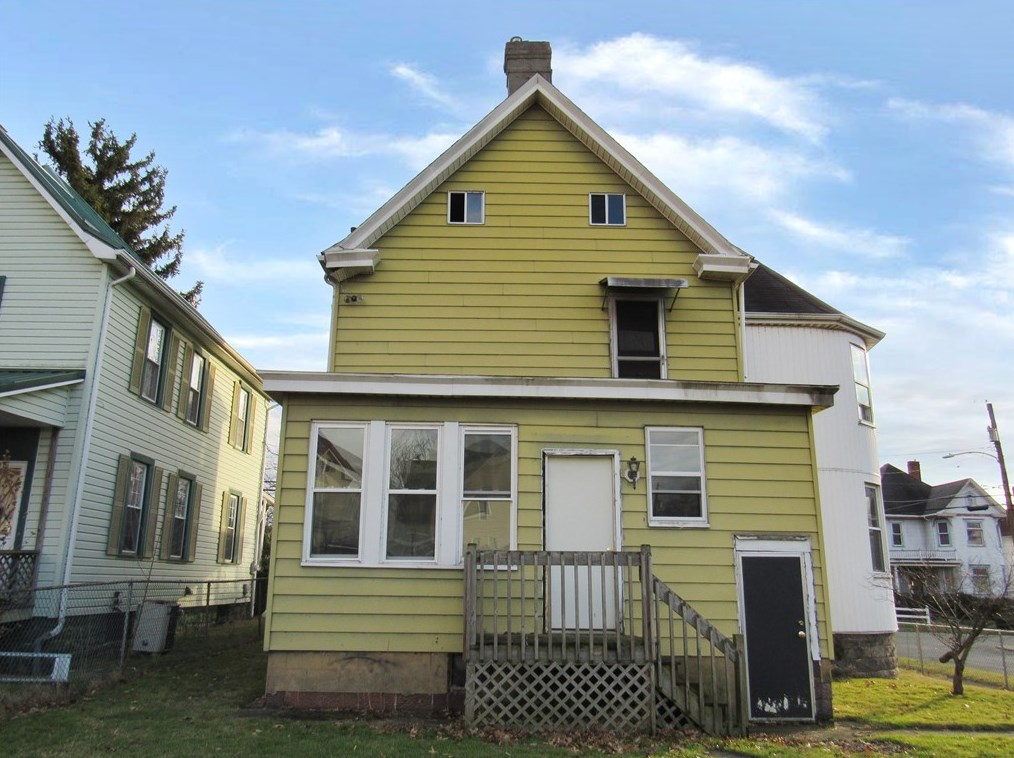 112 W Green St, Connellsville, PA 15425