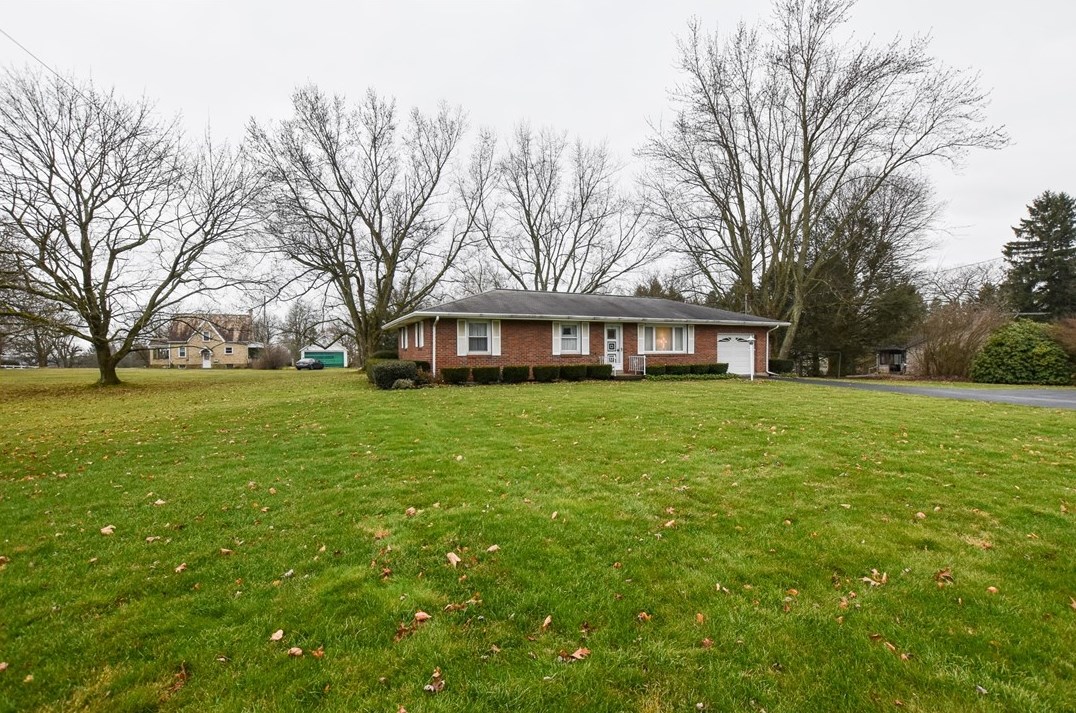 630 N Pike Rd, Cabot, PA 16023