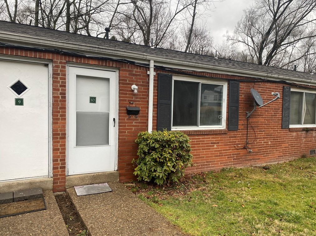 1 Penn Ridge Ct #10, Pittsburgh, PA 15235