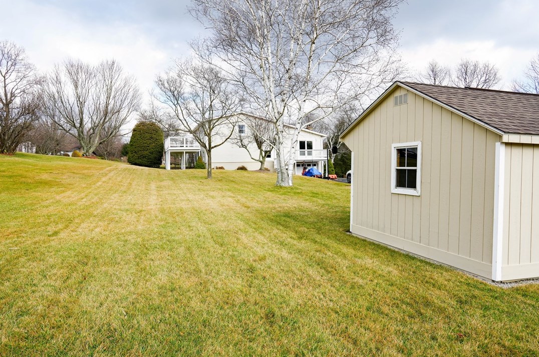 89 Fir St, Indiana, PA 15701-8467