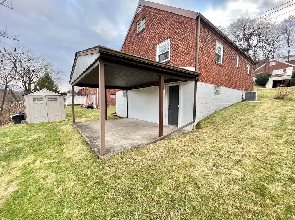 418 Mary St, Jeannette, PA 15644