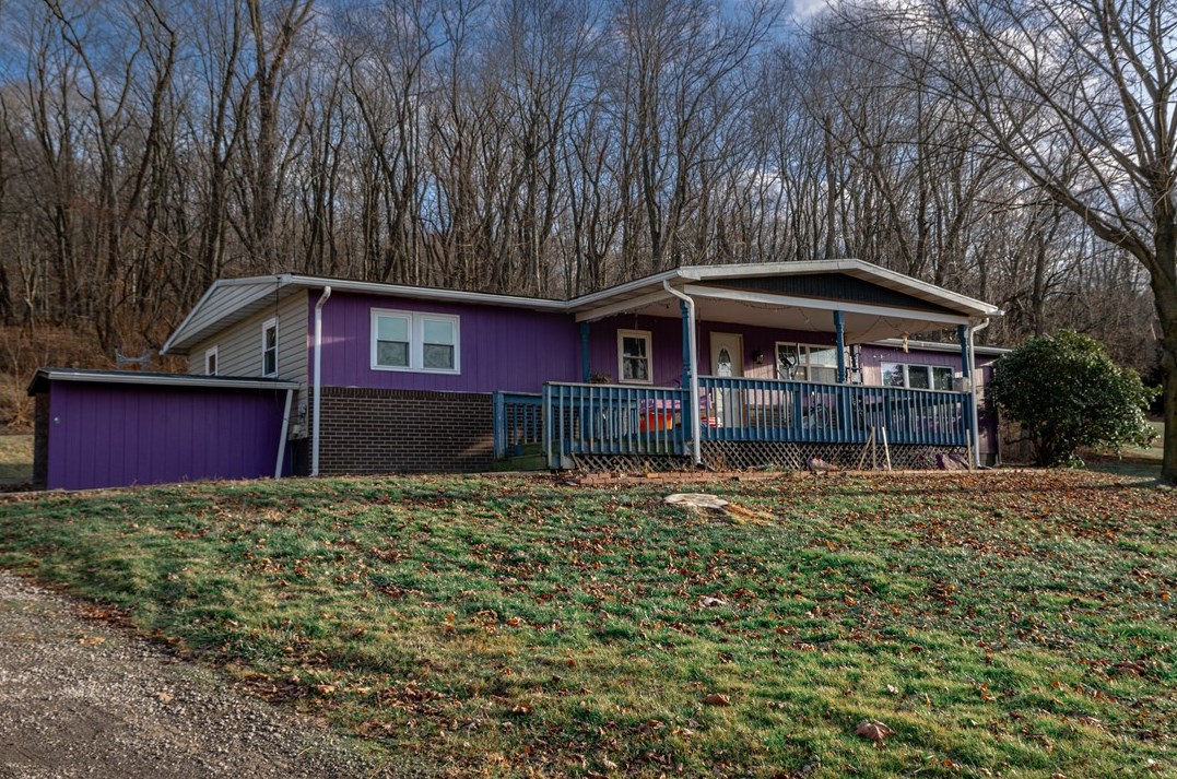 150 Morrow Dr, Hookstown, PA 15050