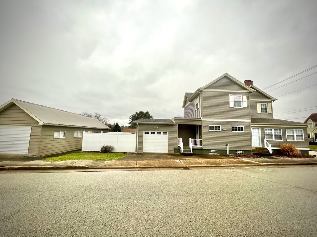 200 Ave C, Latrobe, PA 15650
