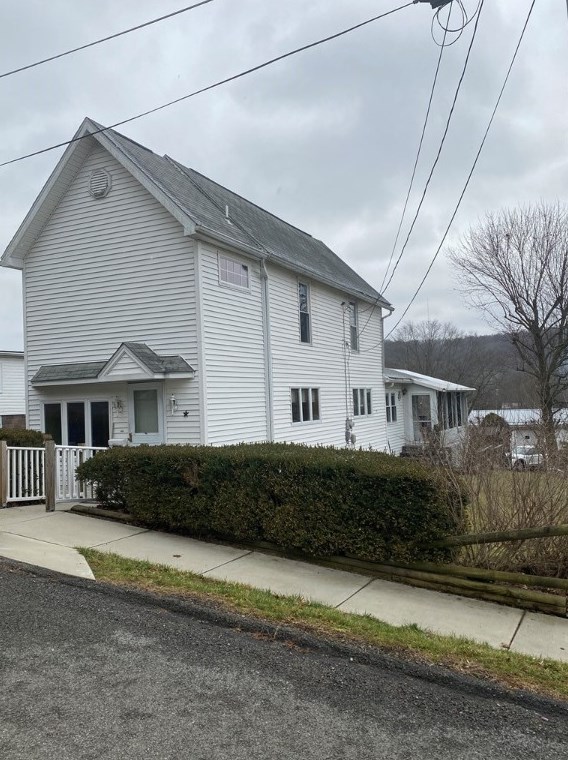 612 Franklin St, New Bethlehem, PA 16242-1110