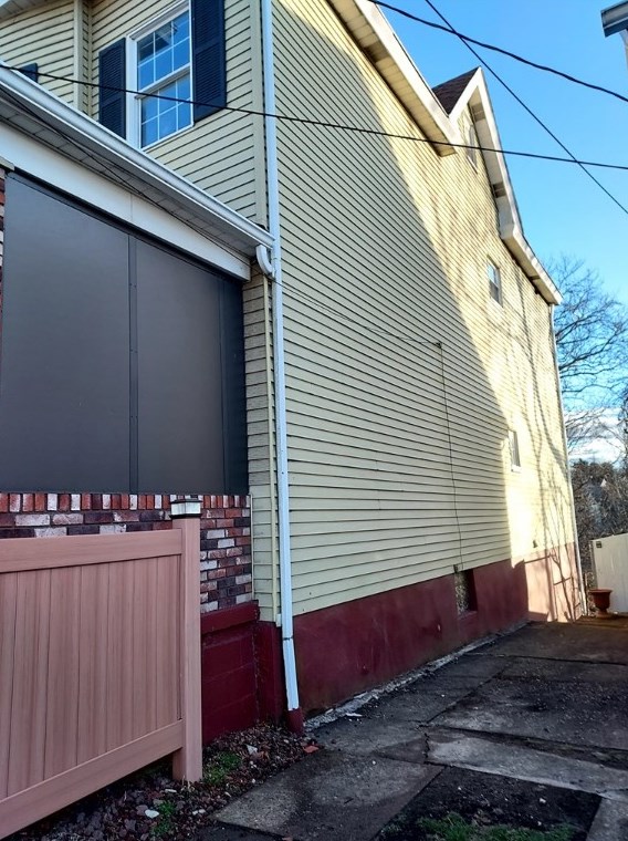 2016 Bridge St, Mckeesport, PA 15132-4819