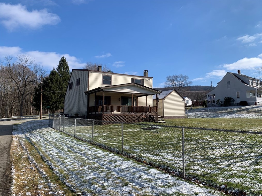 1400 Sycamore St, Connellsville, PA 15425