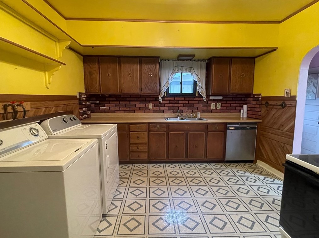 127 E Grant St, Latrobe, PA 15650