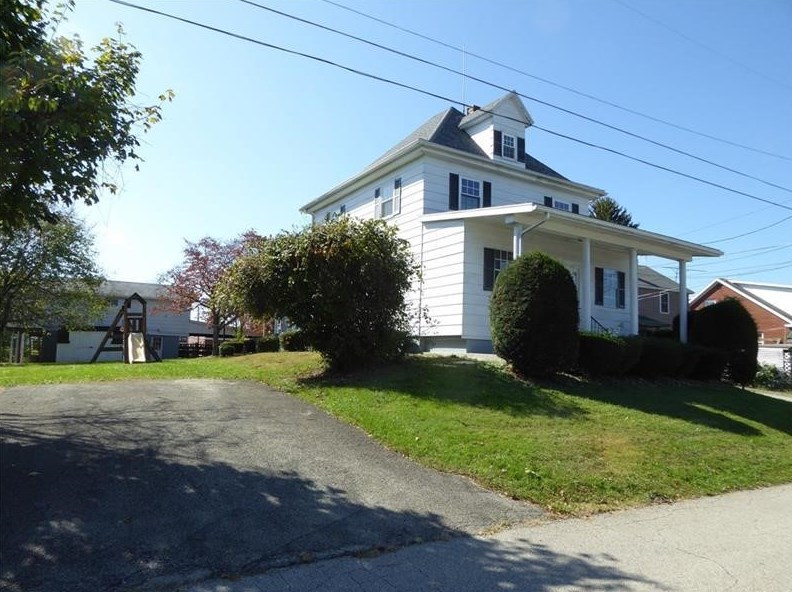 38 Fulton St, Oliphant Furnace, PA 15401-2330