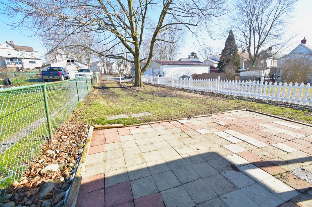 1250 Allison Ave, Washington PA  15301-2049 exterior