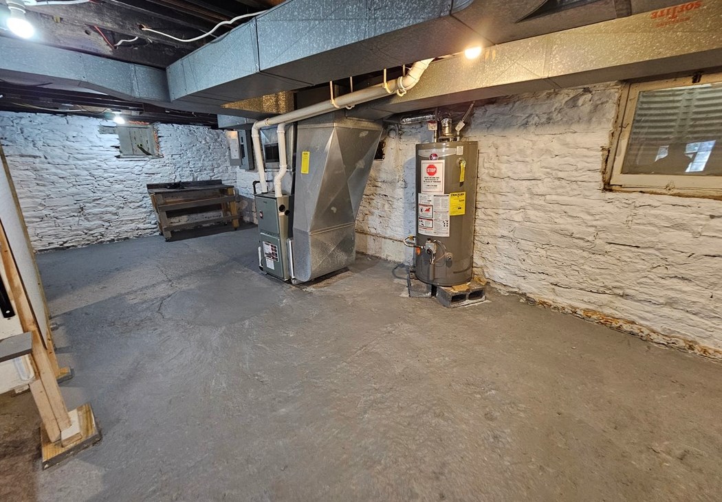 1250 Allison Ave, Washington PA  15301-2049 exterior