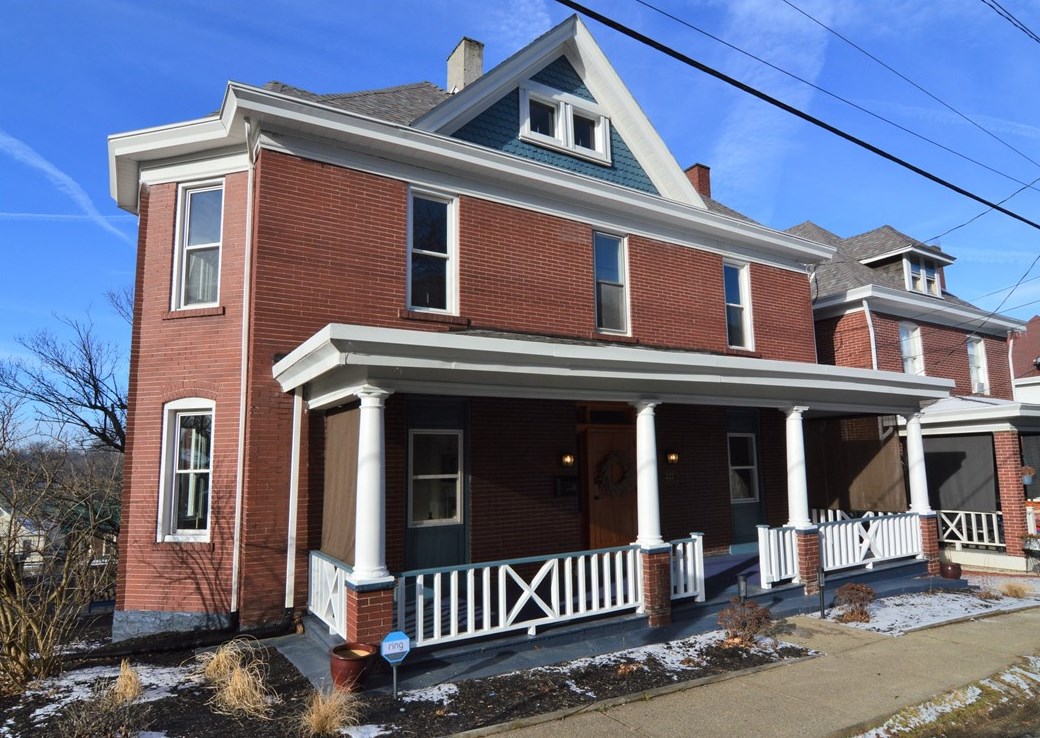 322 Pennsylvania Ave, Greensburg, PA 15601-1825