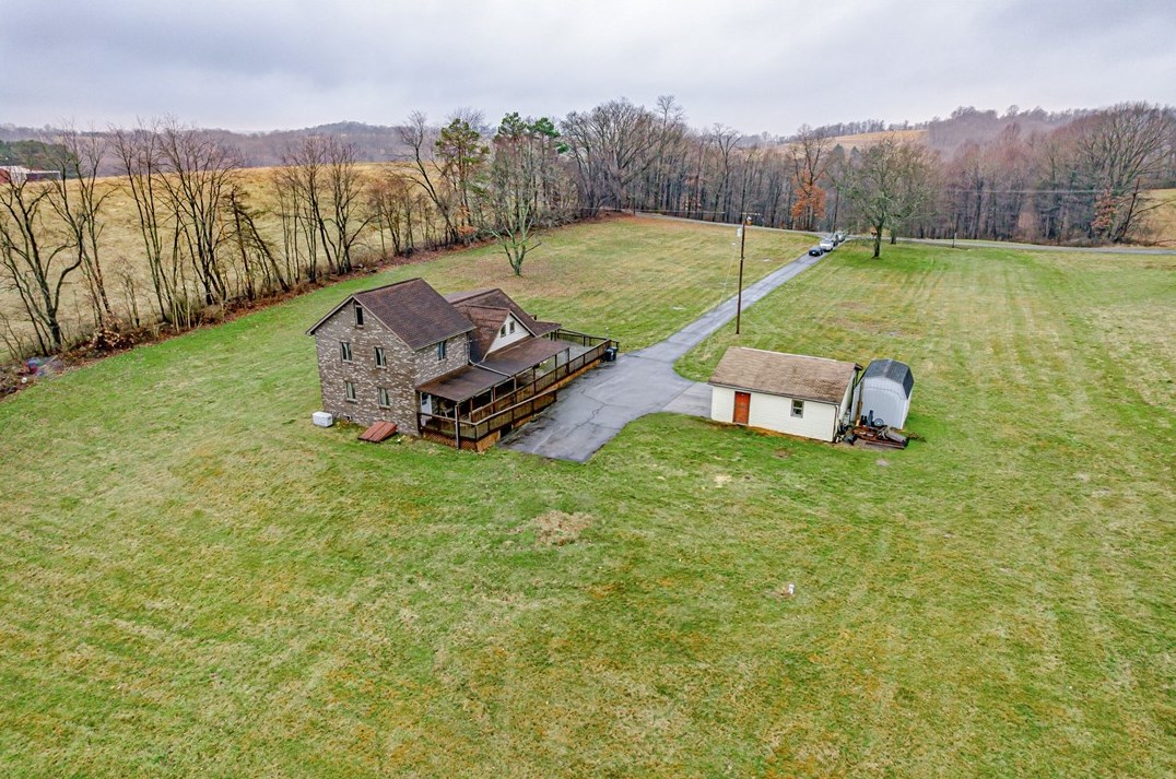 150 Ridge Rd, Ford City, PA 16226