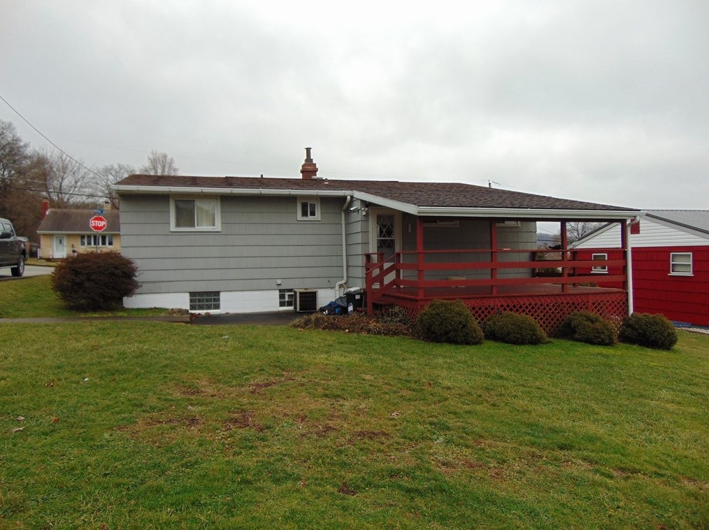611 Davidson Ave, Connellsville, PA 15425