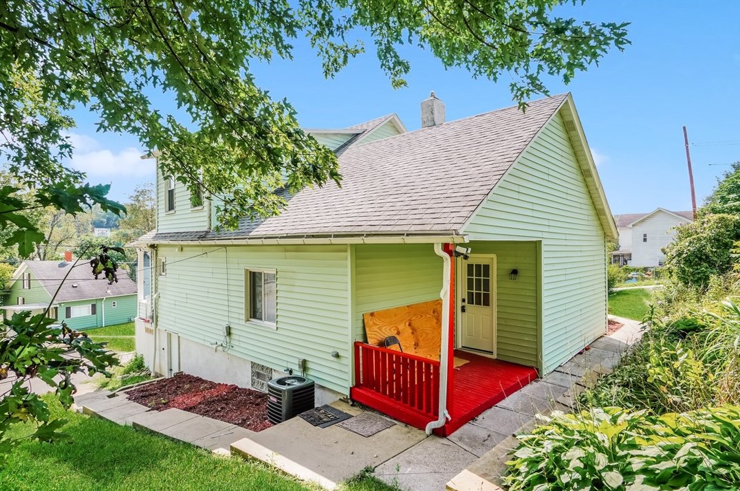 37 Atlantic Ave, Manor, PA 15665