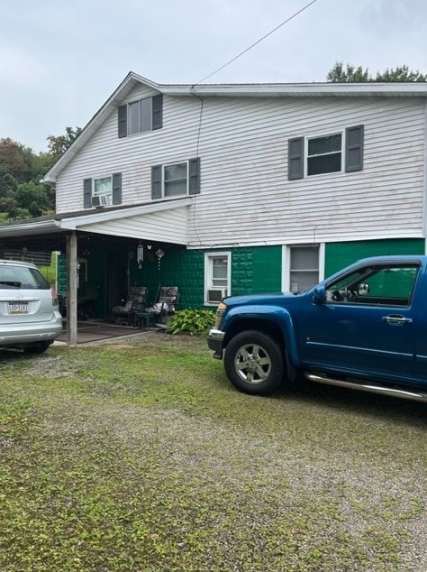 283 Edison St, Oliphant Furnace, PA 15401-2582
