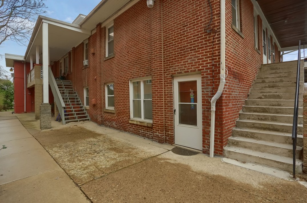 815 Library Ave, Collier Township, PA 15106-3133
