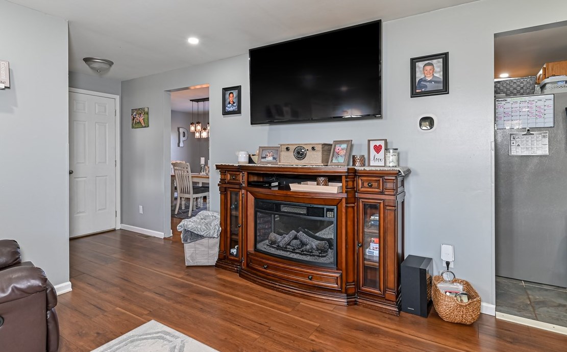 400 Circle Dr, Ellwood City PA  16117-2904 exterior