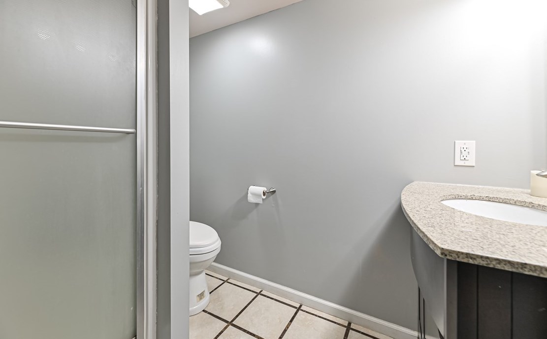 400 Circle Dr, Ellwood City PA  16117-2904 exterior