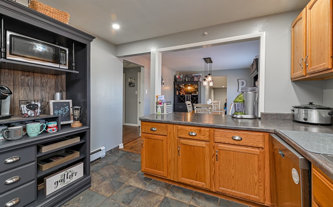 400 Circle Dr, Ellwood City PA  16117-2904 exterior