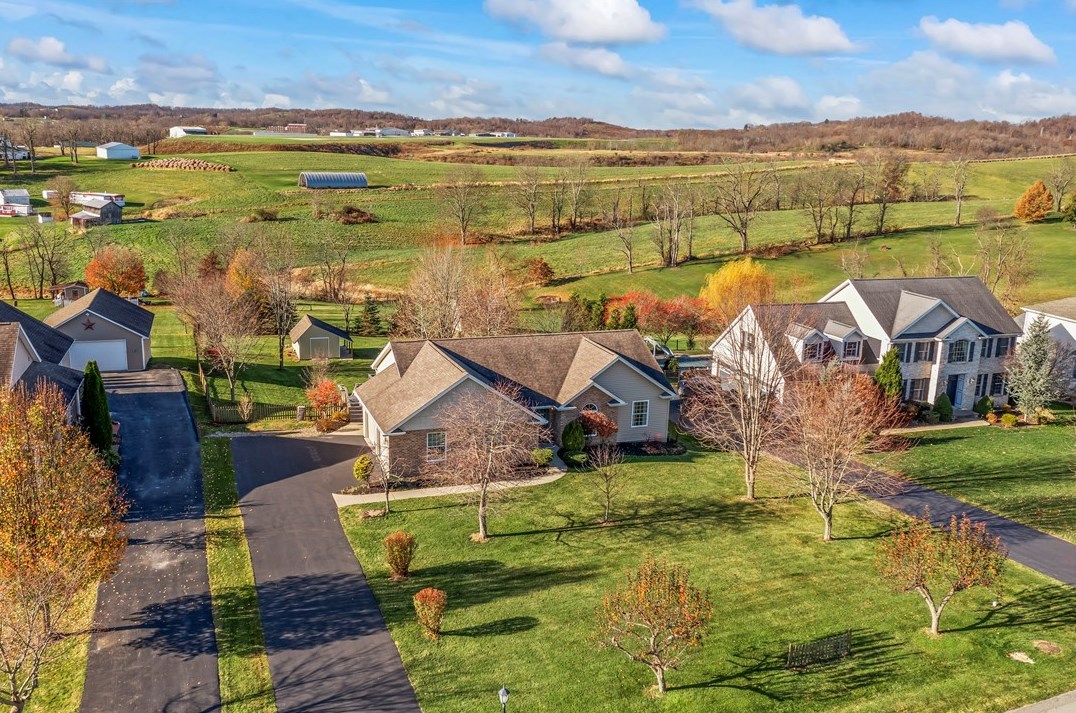 105 Timberline Dr, Washington, PA 15301-8172