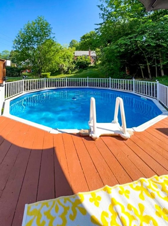 110 Logan Rd, Bethel Park PA  15102-1241 exterior