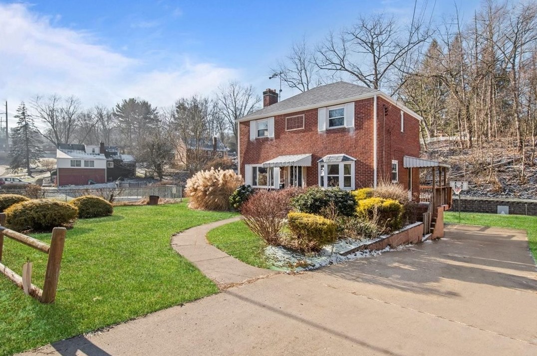 110 Logan Rd, Bethel Park, PA 15102