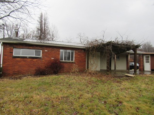 506 E End Road Ext, Connellsville, PA 15425