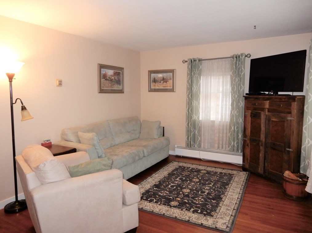 43 Hilltop Acres Rd, Washington, PA 15301-2940