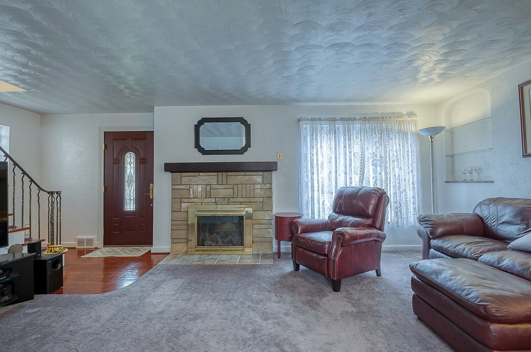 429 Fairmont Ave, Trafford, PA 15085