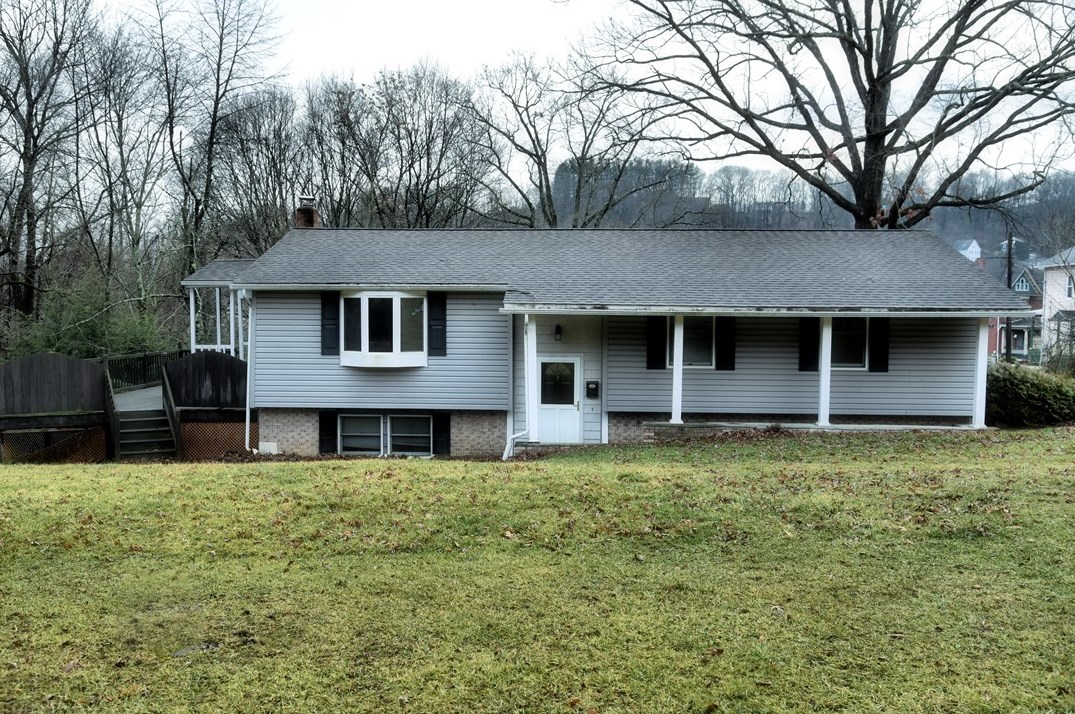 1403 Hillcrest Ct Greater Johnstown School, Johnstown, PA 15905