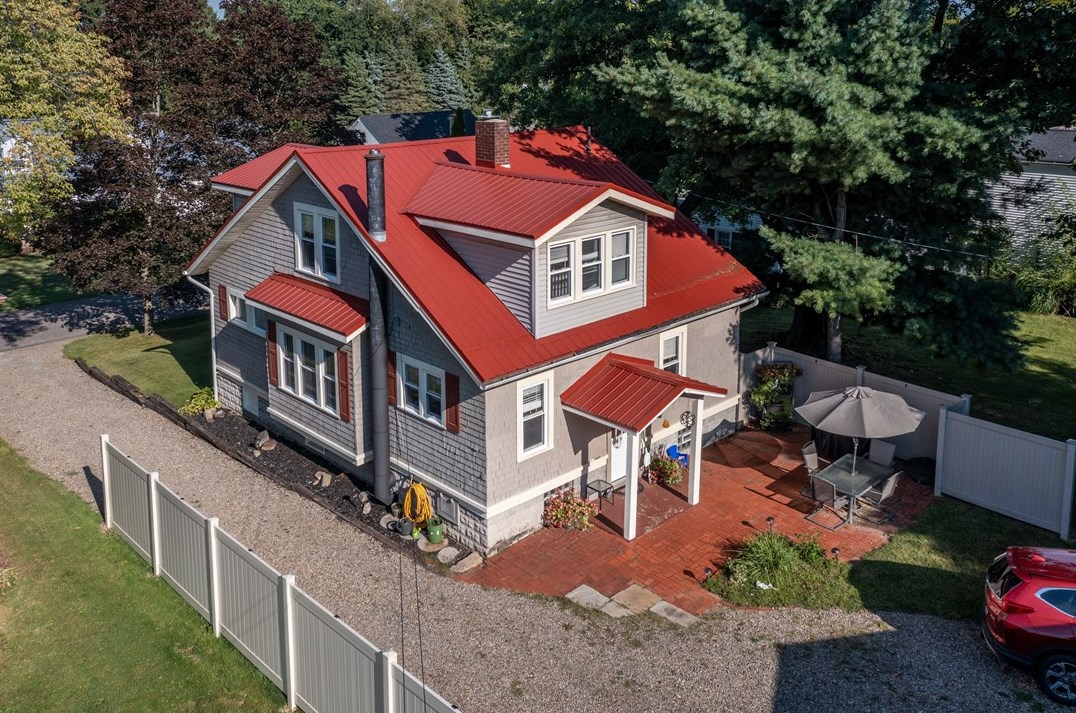 79 Wick Ave, Hermitage, PA 16148