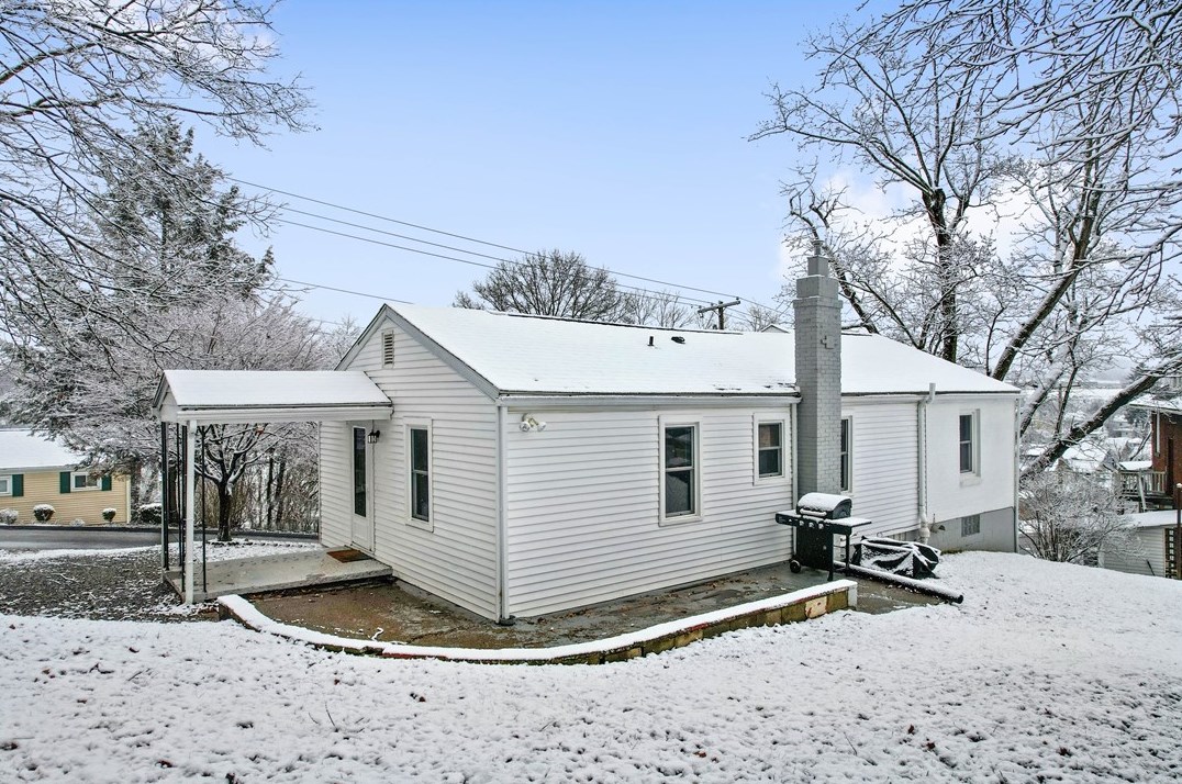 209 4th Street Ext, Houston, PA 15342
