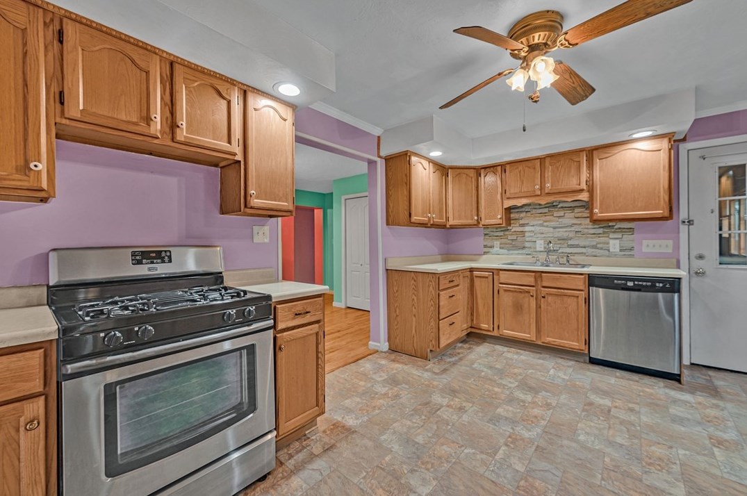 9710 Birchbrook Ct, North Huntingdon, PA 15642