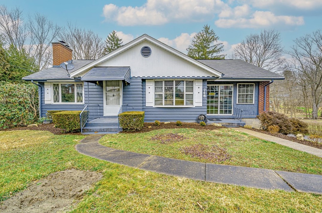 748 Harrison City Rd, Trafford, PA 15085