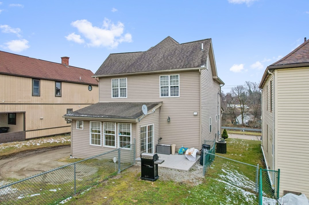 155 Wellington Ave, Washington, PA 15301