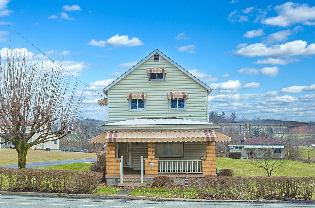8040 Pennsylvania Ave, North Huntingdon, PA 15642