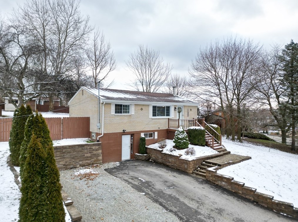 11555 Dennis Cir, North Huntingdon, PA 15642