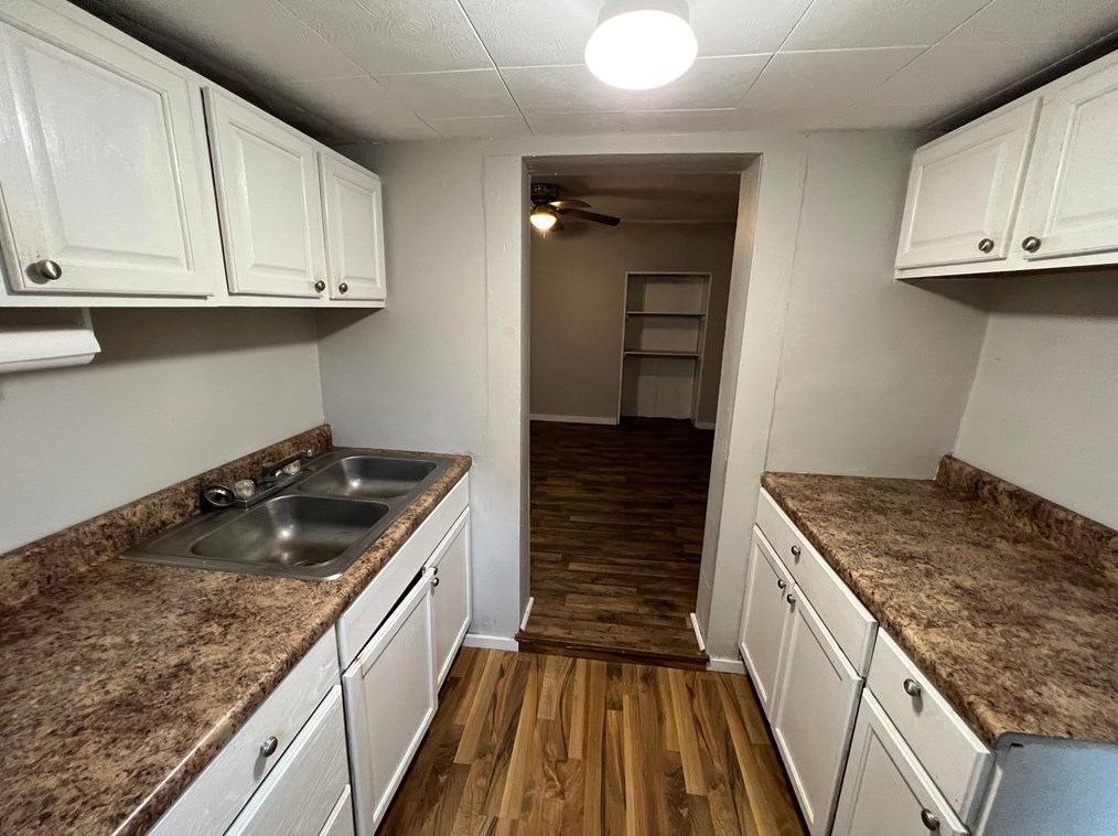 283 Portersville Rd, Ellwood City, PA 16117