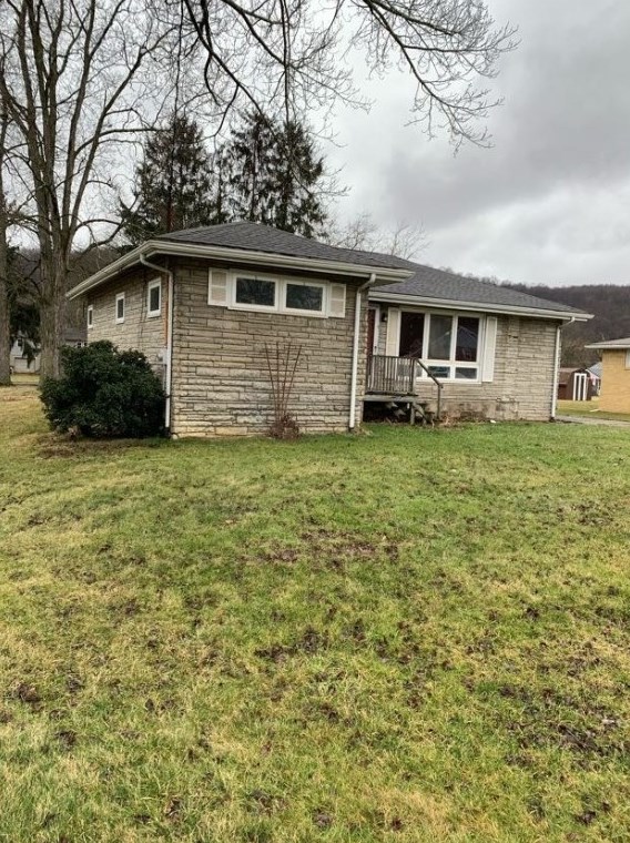 42 Wayne St, Homer City, PA 15748