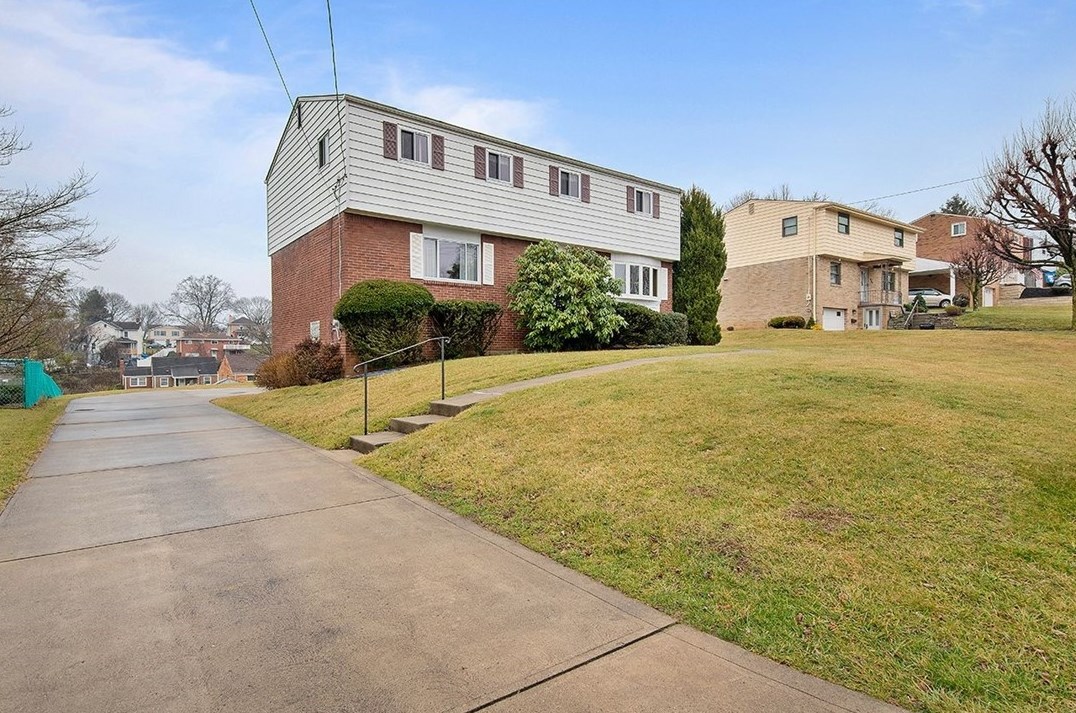 4793 Criss Rd, Bethel Park, PA 15102-3005
