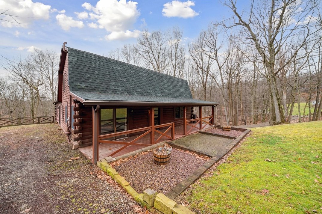 556 Highland Dr, Home, PA 15747
