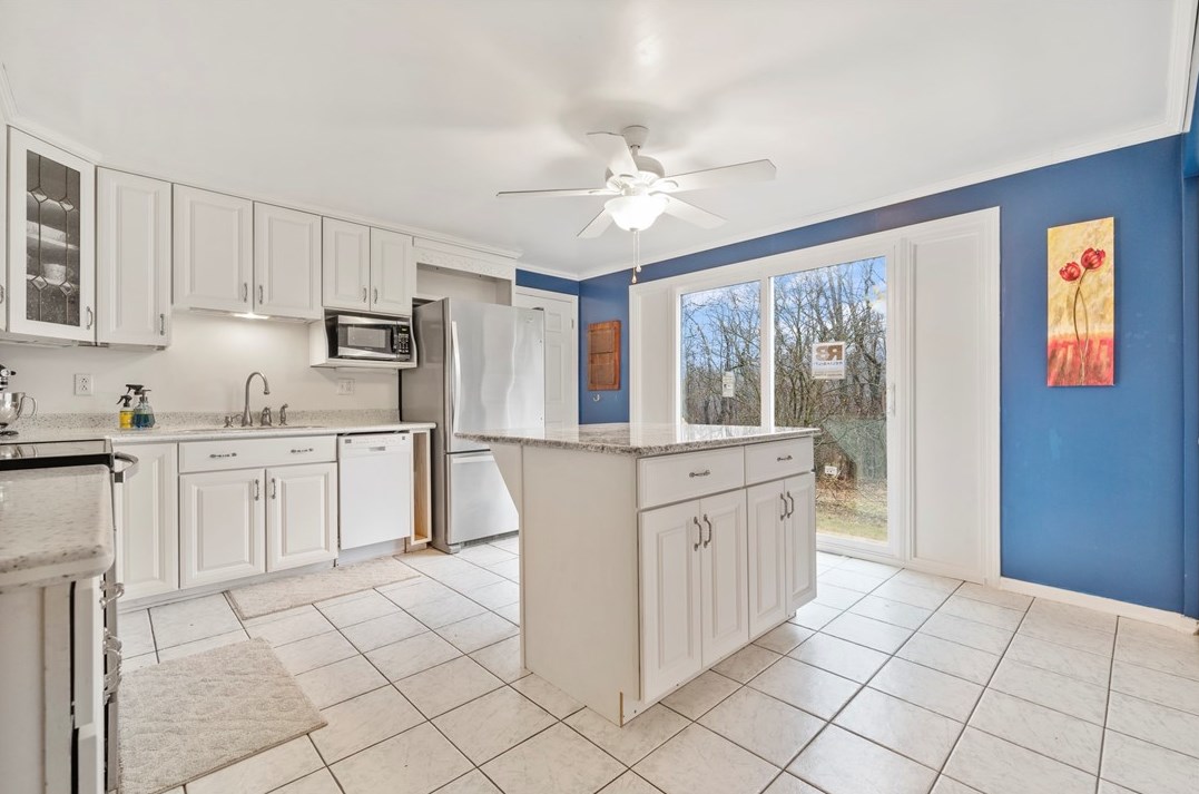 111 Vandyke Rd, Freeport, PA 16229-1920