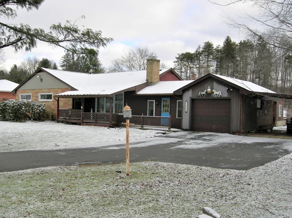 3154 Tamarack Dr, Hermitage, PA 16150