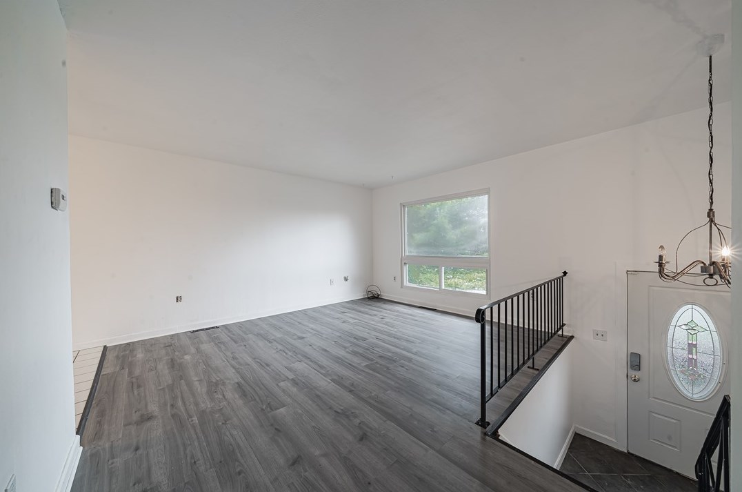 1004 Gill Hall Rd, Jefferson Hills, PA 15025