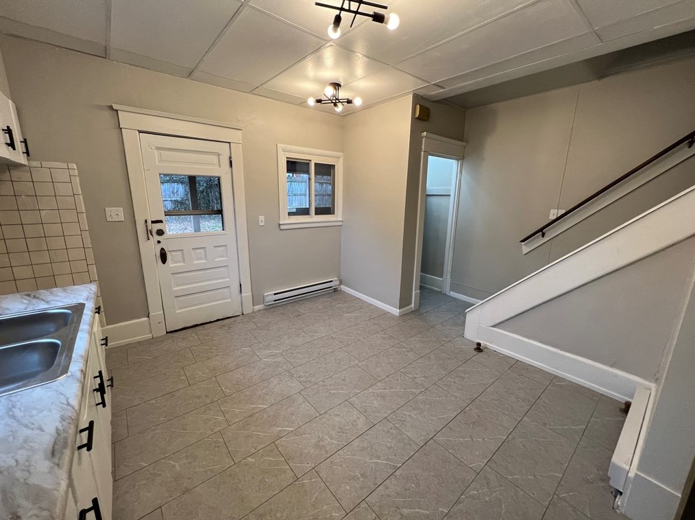 525 Wayne Ave #b, Ellwood City, PA 16117